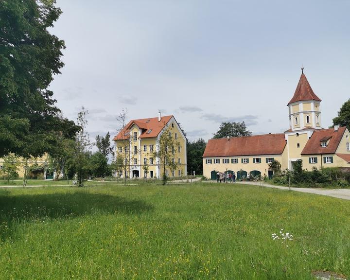 Bio Gasthaus & Biergarten Schloss Blumenthal